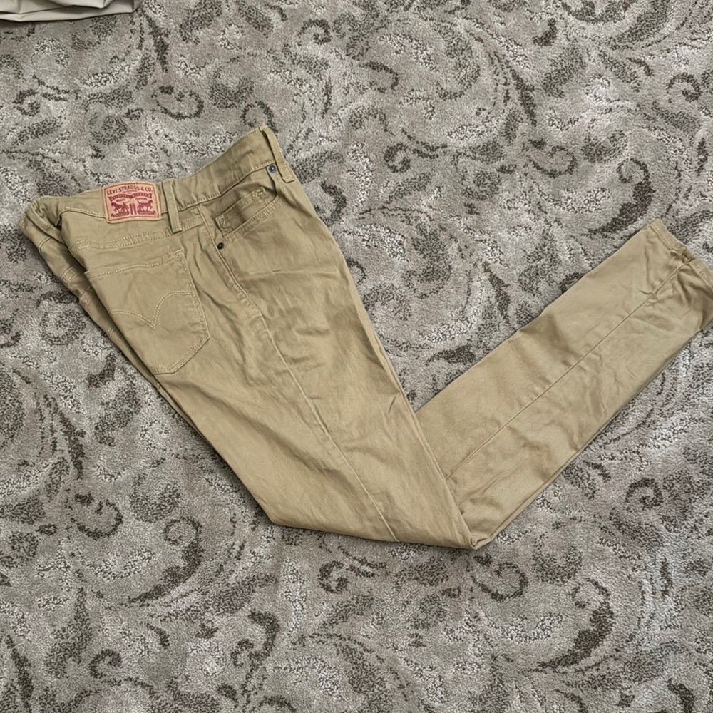 Levi’s Tan